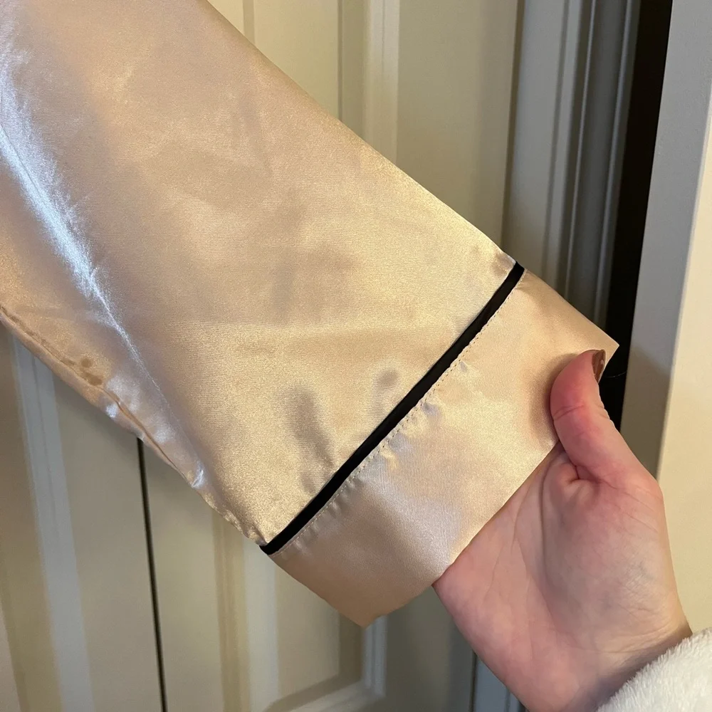 Pink Robe Size XL - Picture 5 of 11